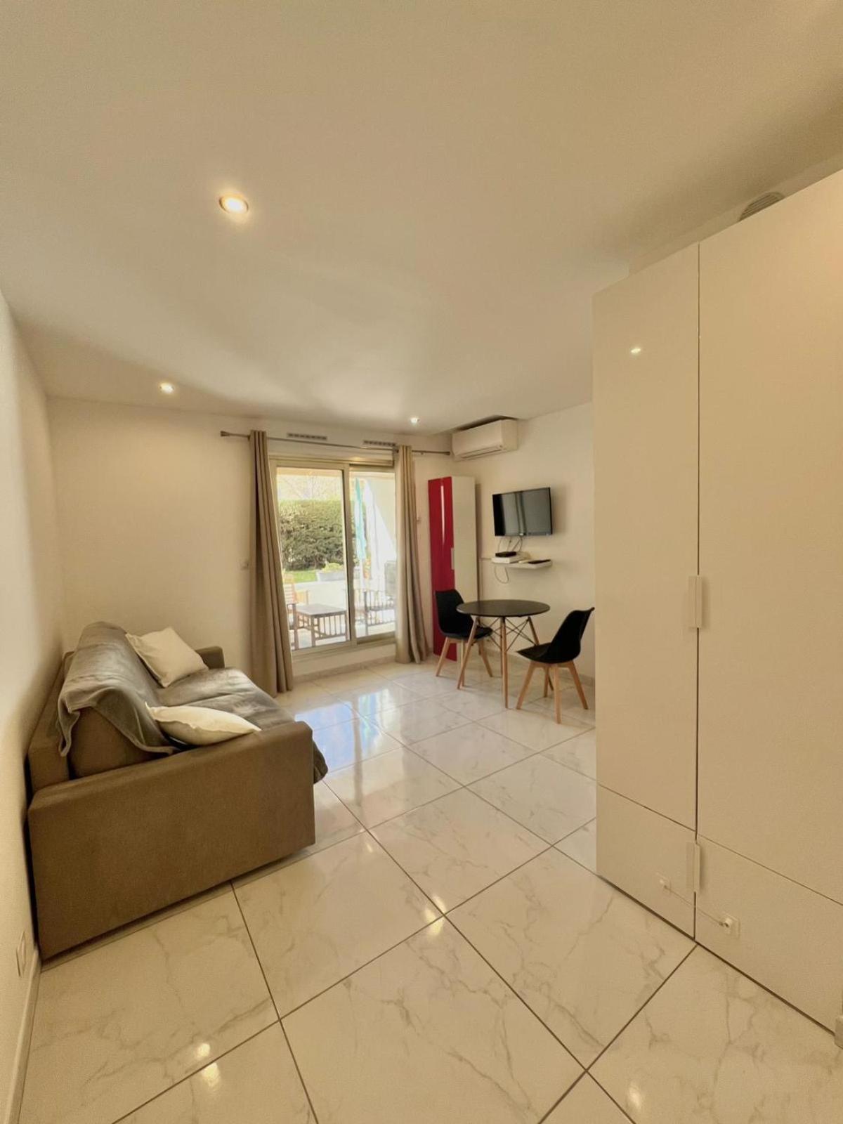 Superbe Studio Terrasse Centre Ville Et Plages A Pieds Cannes Dış mekan fotoğraf